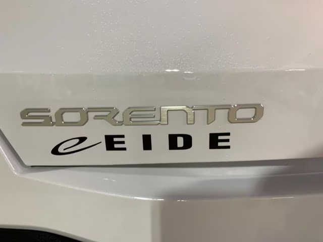 2026 Glacial White Pearl Kia Sorento S AWD SUV