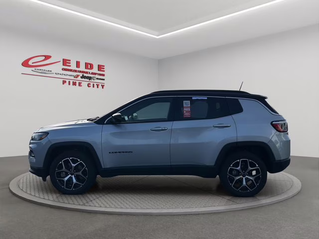 2025 Silver Zynith Metallic Clearcoat Jeep Compass Limited 4X4 SUV