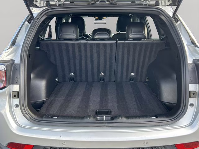 2025 Silver Zynith Metallic Clearcoat Jeep Compass Limited 4X4 SUV