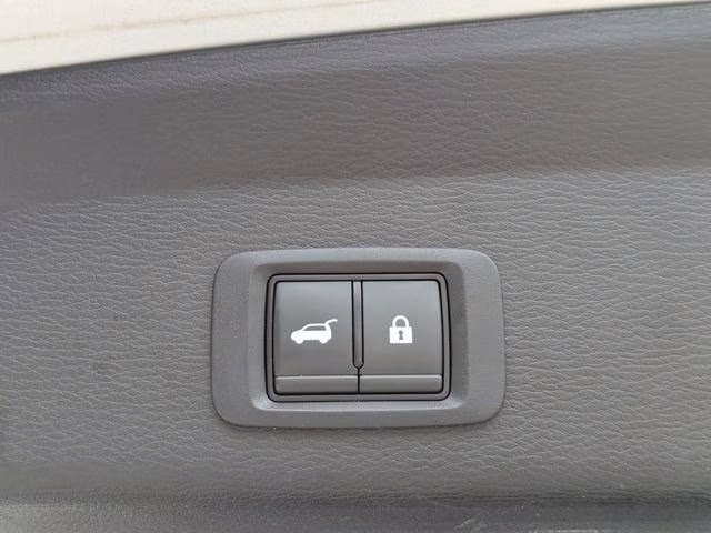 2023 Silver Mitsubishi Outlander SE Special Edition FWD SUV