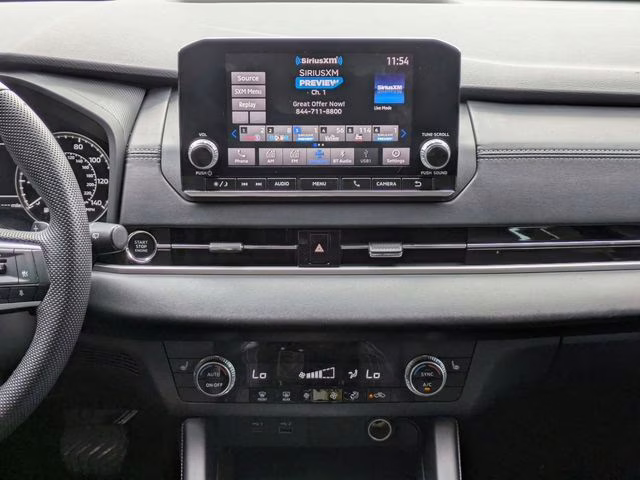 2023 Silver Mitsubishi Outlander SE Special Edition FWD SUV