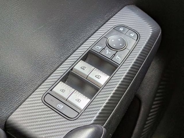 2023 Silver Mitsubishi Outlander SE Special Edition FWD SUV