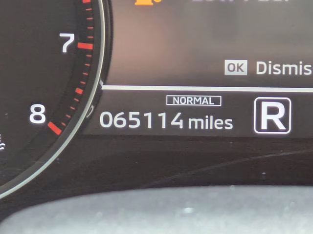 2023 Silver Mitsubishi Outlander SE Special Edition FWD SUV