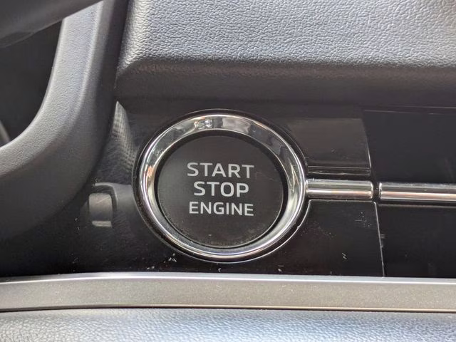 2023 Silver Mitsubishi Outlander SE Special Edition FWD SUV