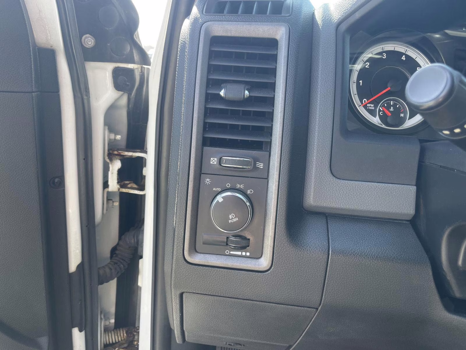 2015 Bright White Clearcoat Ram 3500 Tradesman 4X4 Truck