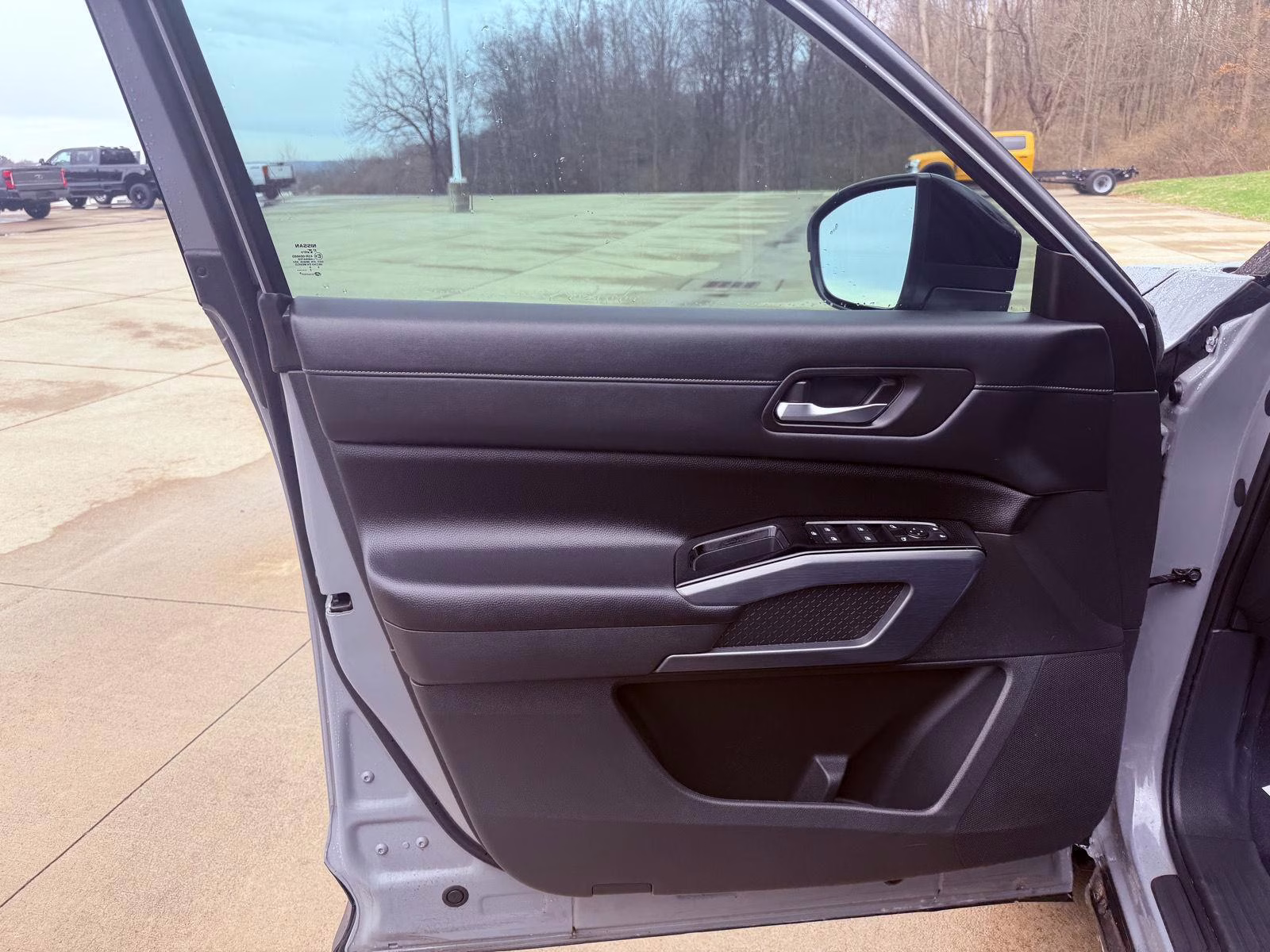 2024 Solid Gray/Super Black Nissan Pathfinder SL 4X4 SUV