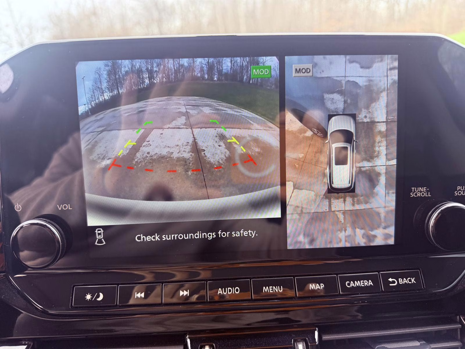 2024 Solid Gray/Super Black Nissan Pathfinder SL 4X4 SUV