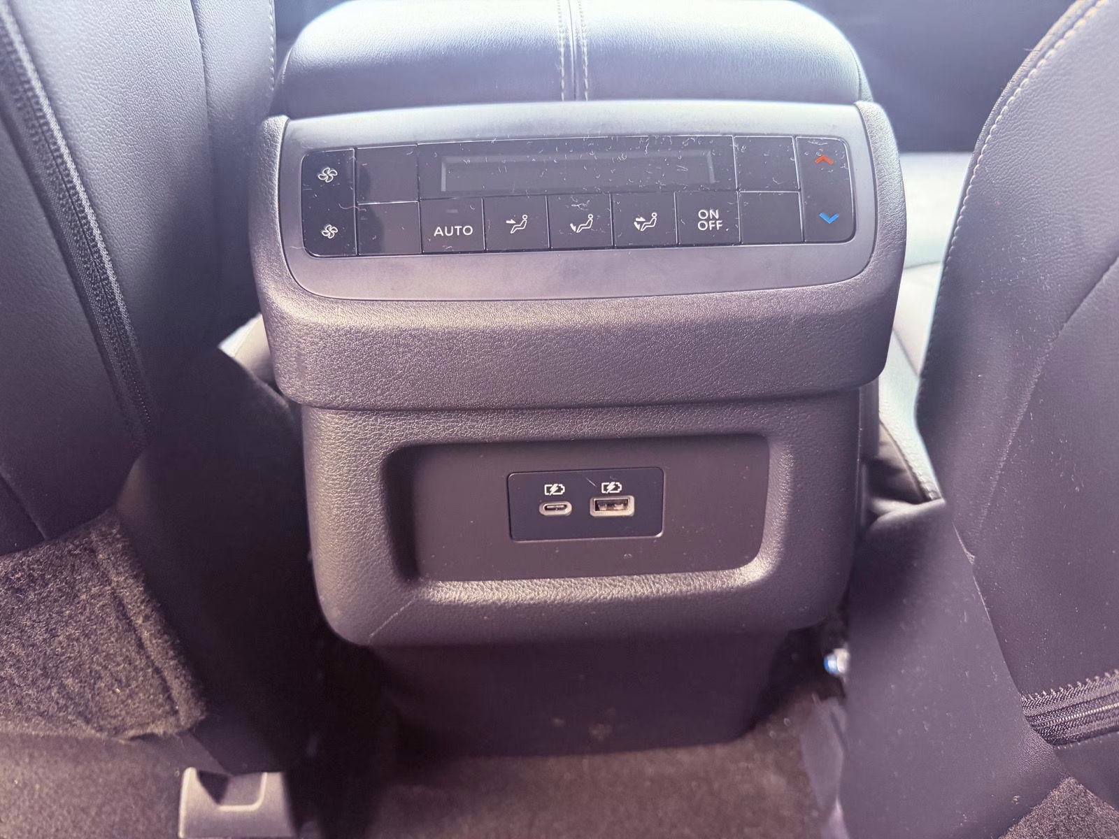 2024 Solid Gray/Super Black Nissan Pathfinder SL 4X4 SUV