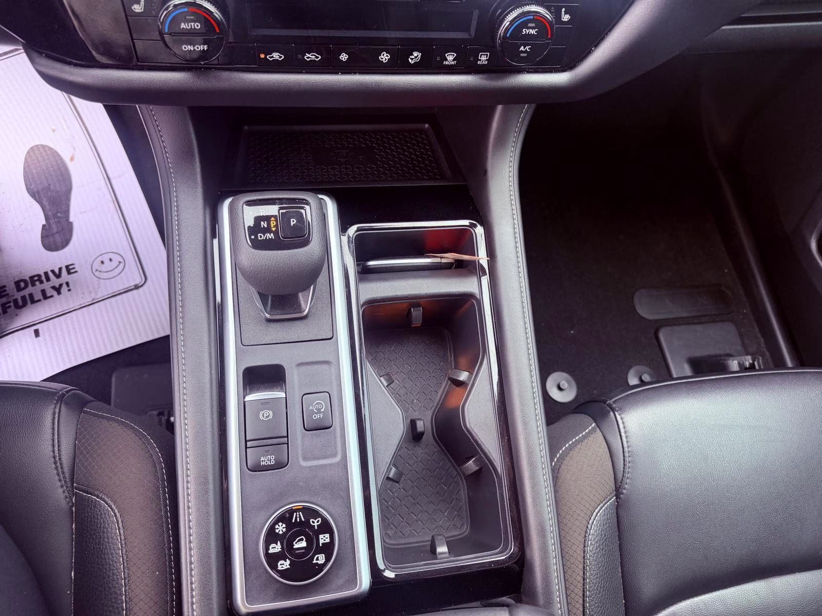 2024 Solid Gray/Super Black Nissan Pathfinder SL 4X4 SUV