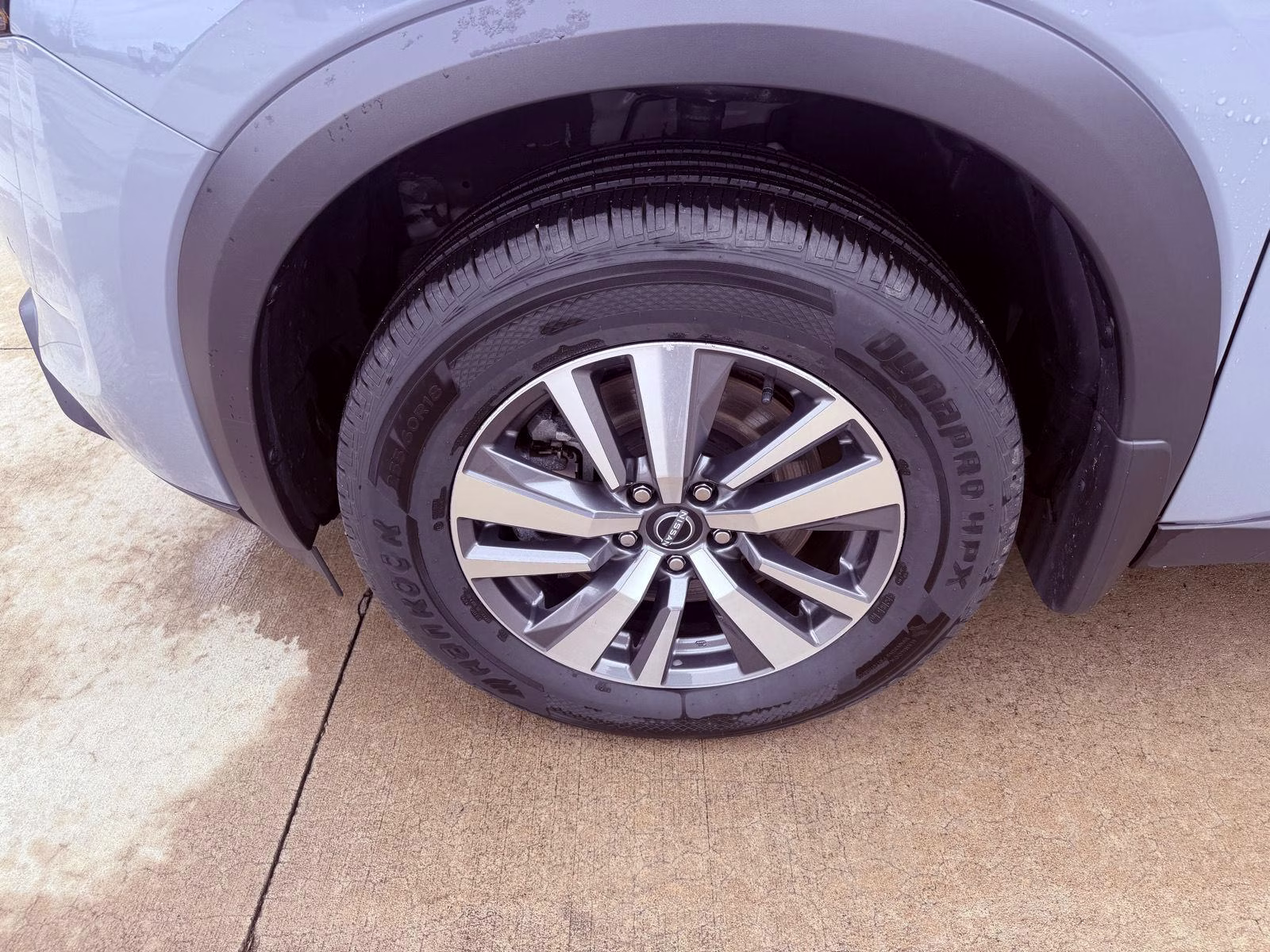 2024 Solid Gray/Super Black Nissan Pathfinder SL 4X4 SUV