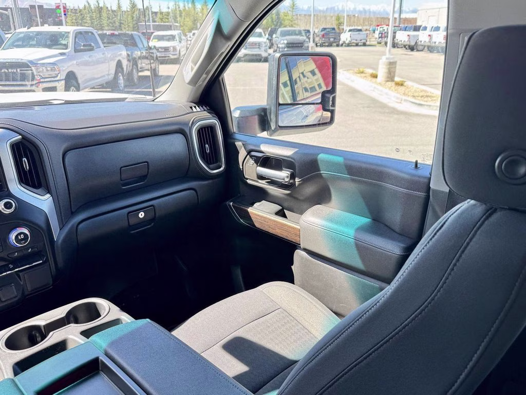 2023 White GMC Sierra 3500HD SLE 4X4 Truck