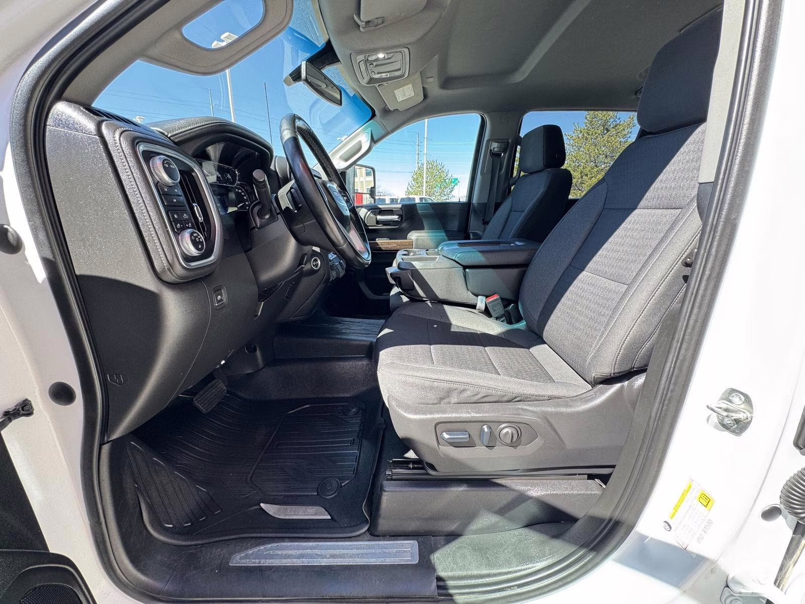 2023 WHITE GMC Sierra 3500HD SLE 4X4 Truck