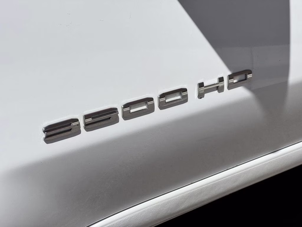 2023 White GMC Sierra 3500HD SLE 4X4 Truck