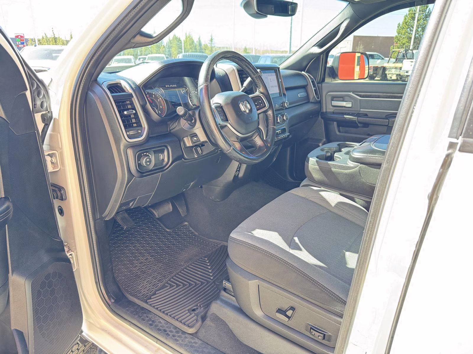 2022 Bright White Clearcoat Ram 3500 Big Horn 4X4 Truck