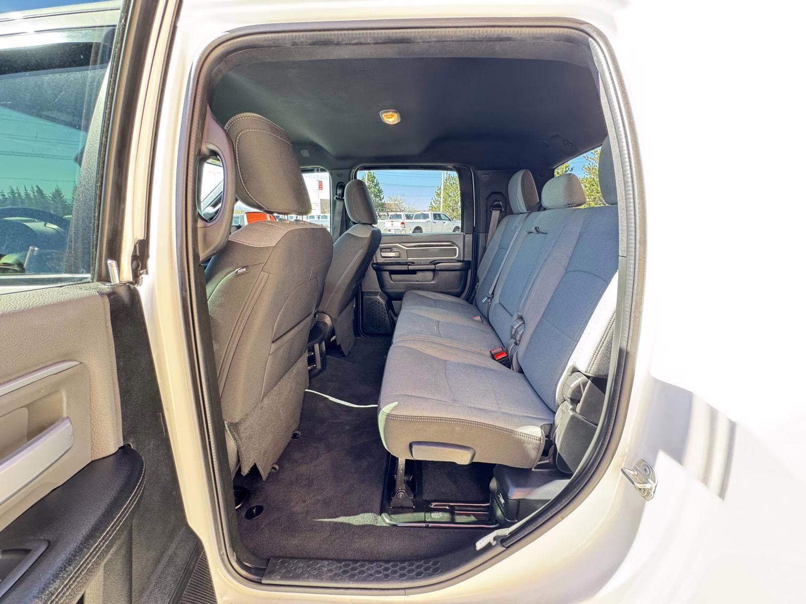 2022 Bright White Clearcoat Ram 3500 Big Horn 4X4 Truck