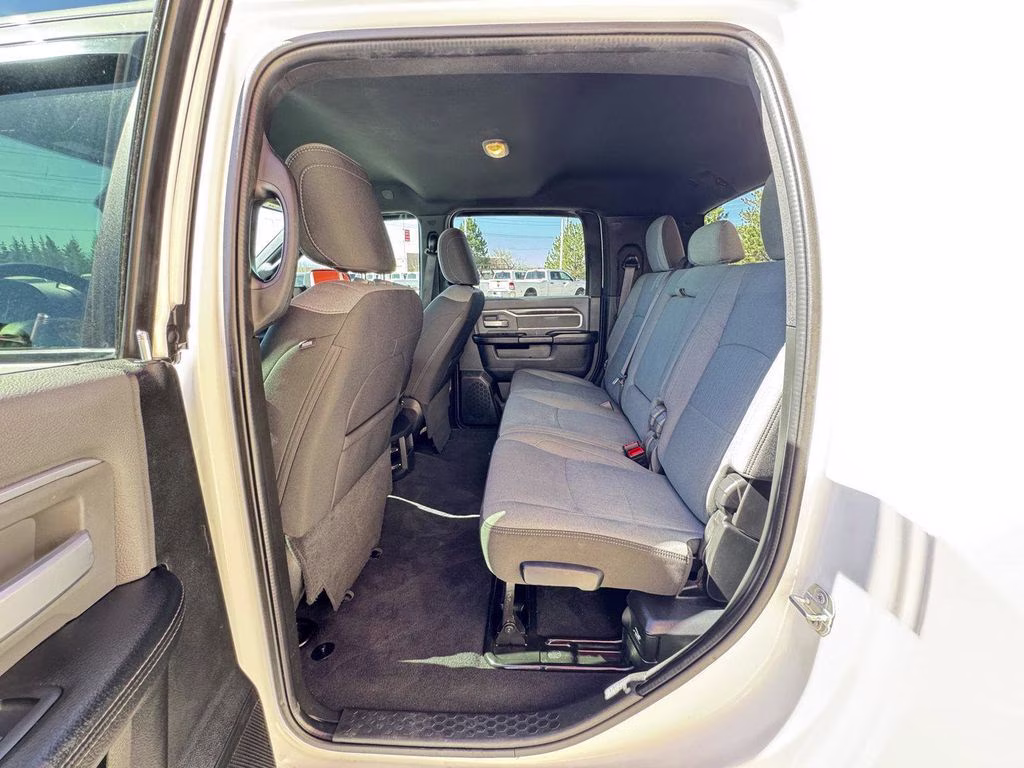 2022 Bright White Clearcoat Ram 3500 Big Horn 4X4 Truck