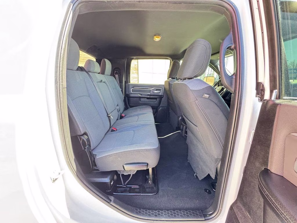 2022 Bright White Clearcoat Ram 3500 Big Horn 4X4 Truck