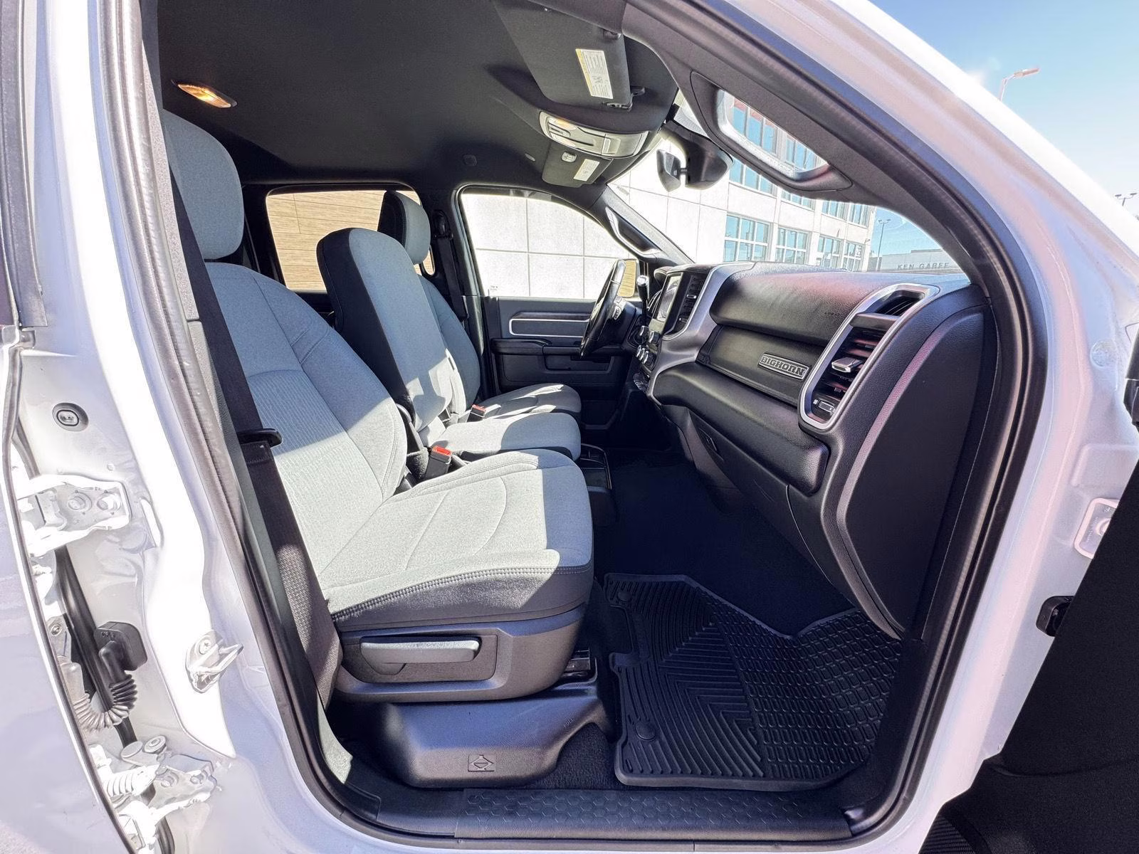 2022 Bright White Clearcoat Ram 3500 Big Horn 4X4 Truck