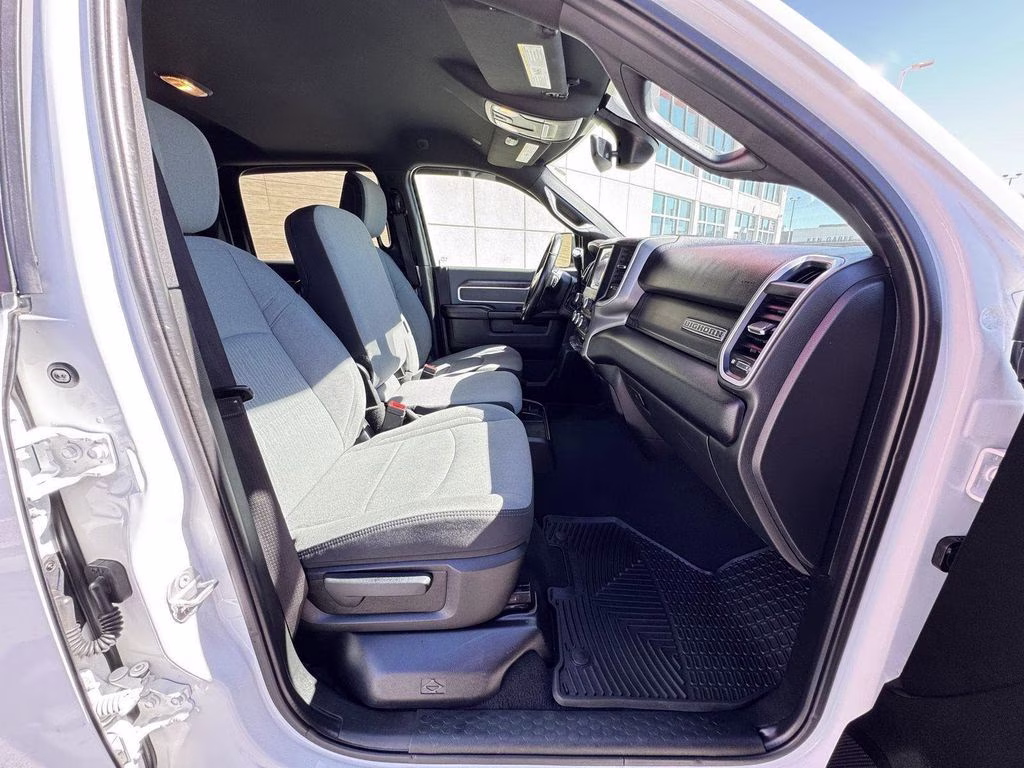 2022 Bright White Clearcoat Ram 3500 Big Horn 4X4 Truck