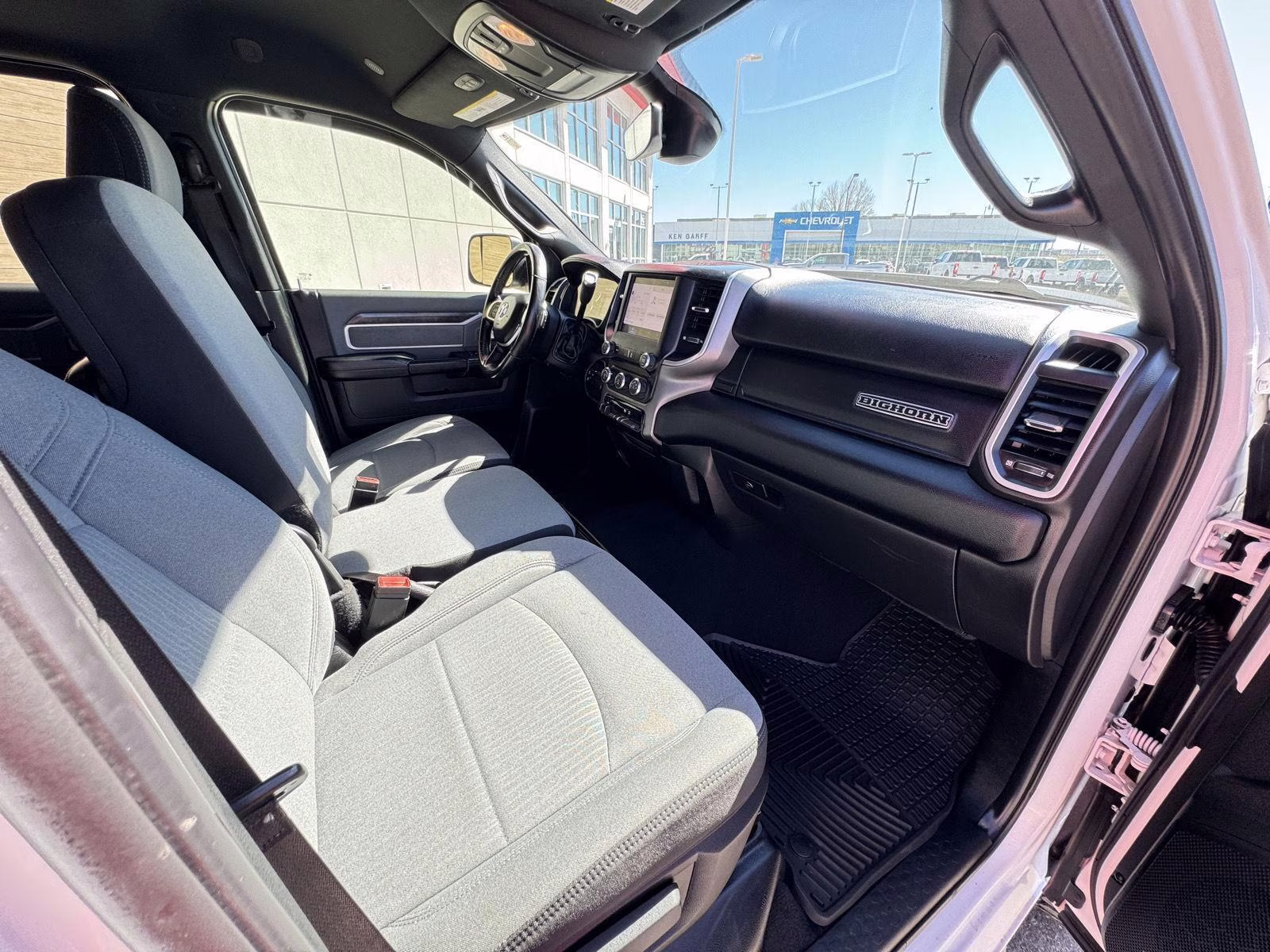 2022 Bright White Clearcoat Ram 3500 Big Horn 4X4 Truck