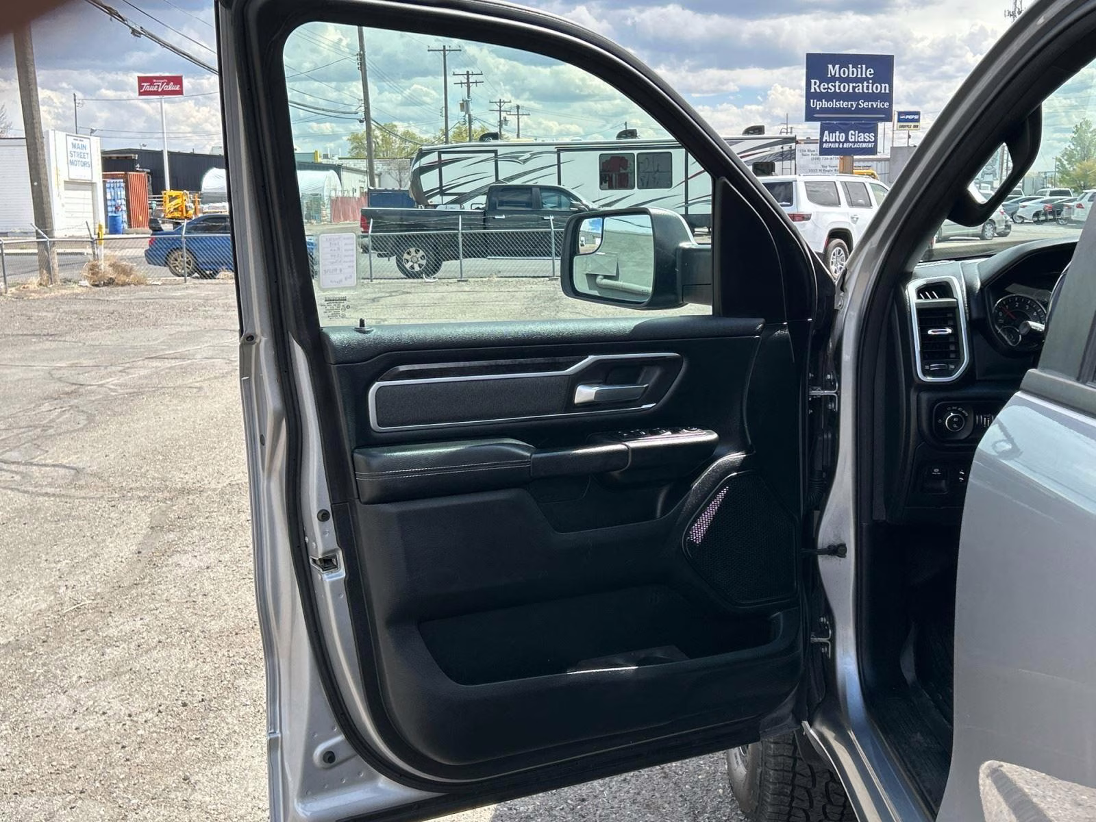 2019 Billet Silver Metallic Clearcoat Ram 1500 Big Horn/Lone Star 4X4 Truck