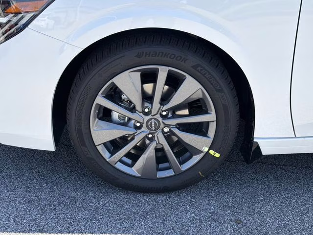 2026 Aspen White Tricoat Nissan Sentra SL FWD Sedan