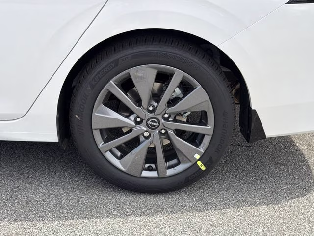 2026 Aspen White Tricoat Nissan Sentra SL FWD Sedan