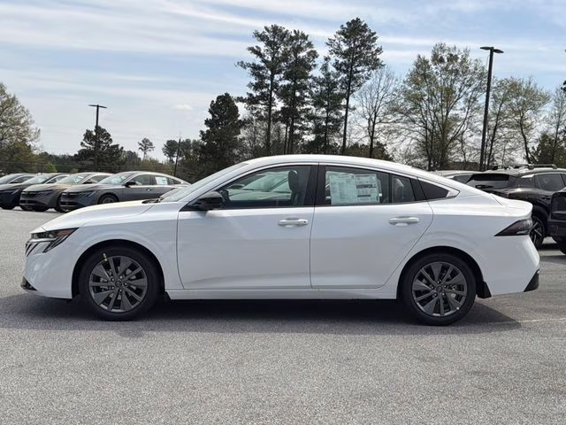2026 Aspen White Tricoat Nissan Sentra SL FWD Sedan