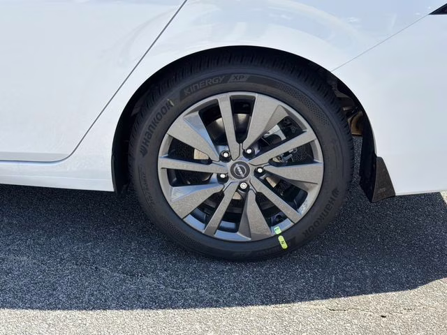 2026 Aspen White Tricoat Nissan Sentra SL FWD Sedan