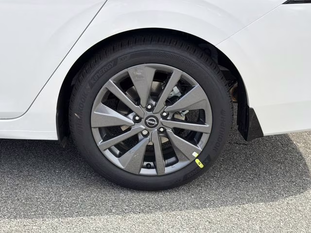 2026 Aspen White Tricoat Nissan Sentra SL FWD Sedan