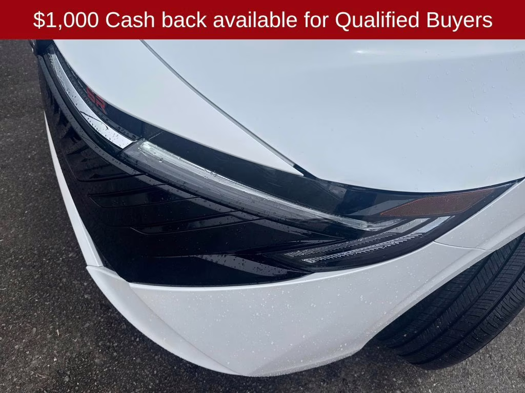 2026 Aspen White/Super Black Nissan Sentra SR FWD Sedan