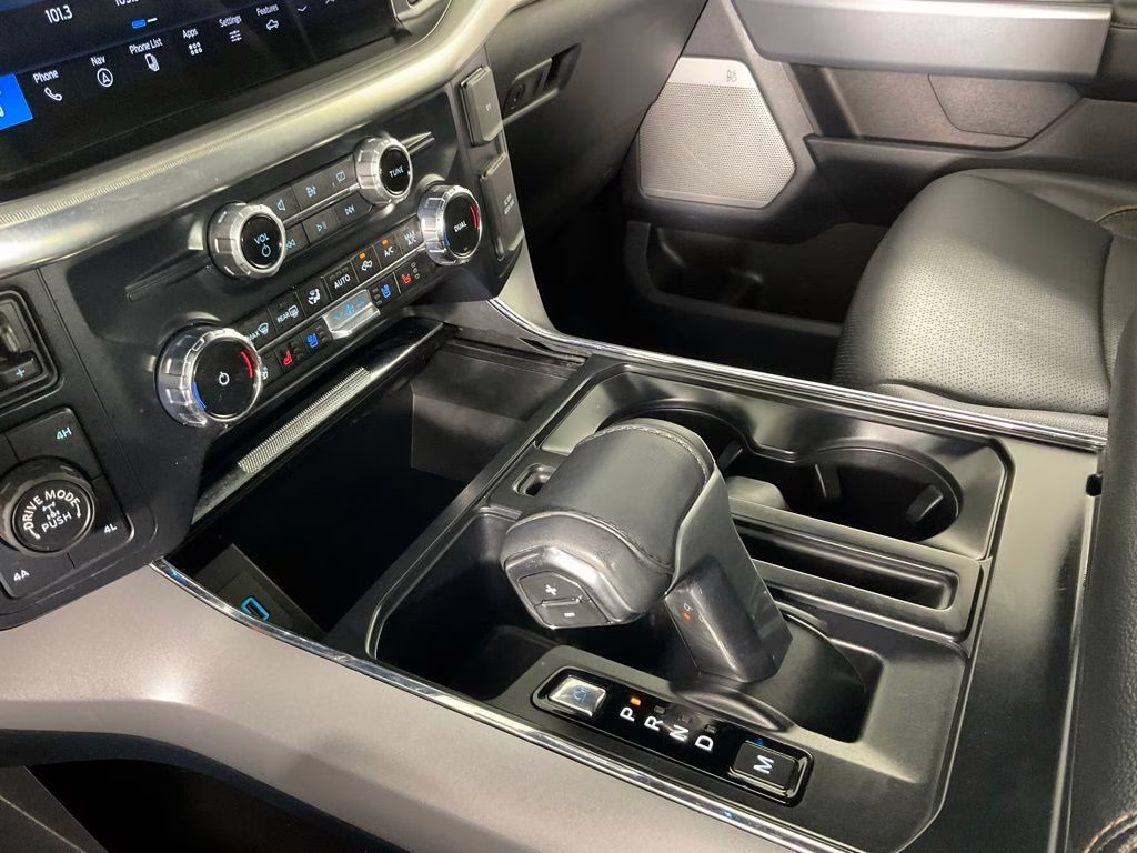 2024 Oxford White Ford F-150 Lariat 4X4 Truck