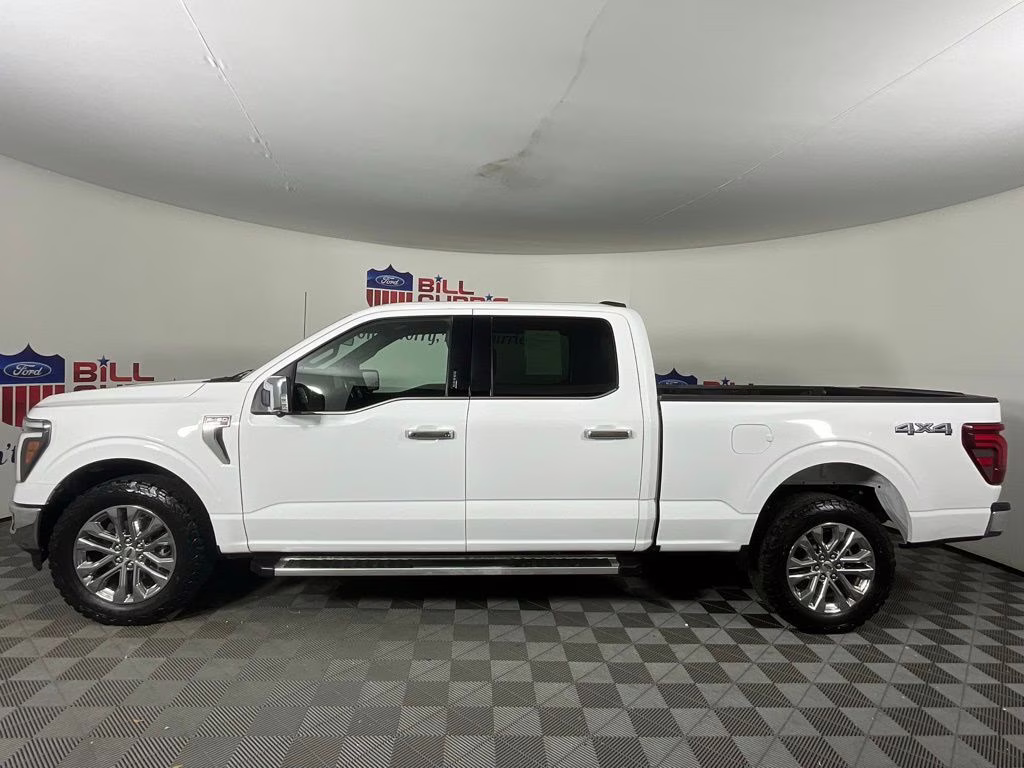2024 Oxford White Ford F-150 Lariat 4X4 Truck