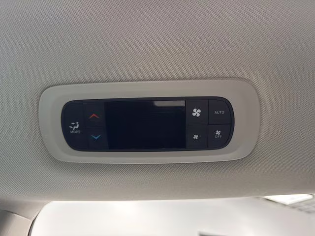 2022 Brilliant Black Crystal Pearlcoat Chrysler Pacifica Touring L FWD Van