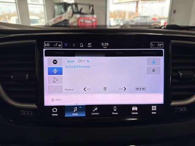 2022 Brilliant Black Crystal Pearlcoat Chrysler Pacifica Touring L FWD Van