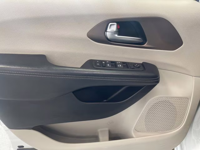 2022 Bright White Clearcoat Chrysler Voyager LX FWD Van