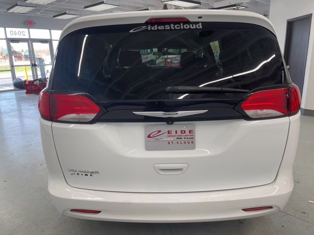 2022 Bright White Clearcoat Chrysler Voyager LX FWD Van