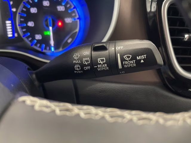 2022 Bright White Clearcoat Chrysler Voyager LX FWD Van