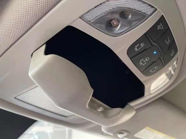 2022 Bright White Clearcoat Chrysler Voyager LX FWD Van