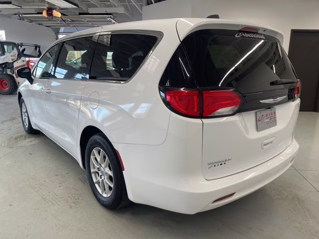 2022 Bright White Clearcoat Chrysler Voyager LX FWD Van