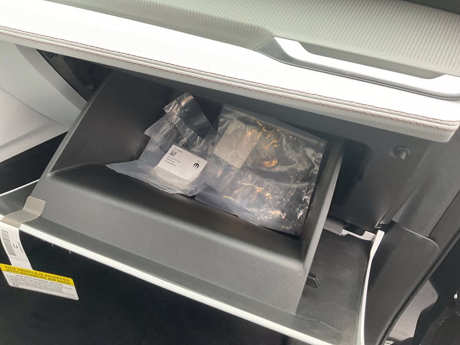 2026 Diamond Black Crystal Pearlcoat Jeep Cherokee Limited 4X4 SUV