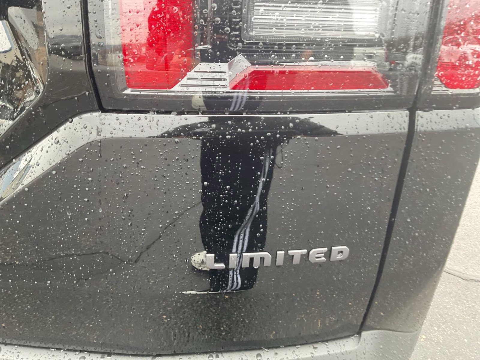 2026 Diamond Black Crystal Pearlcoat Jeep Cherokee Limited 4X4 SUV