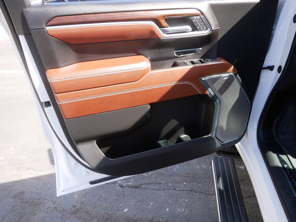 2024 White GMC Sierra 1500 Denali Ultimate 4X4 Truck