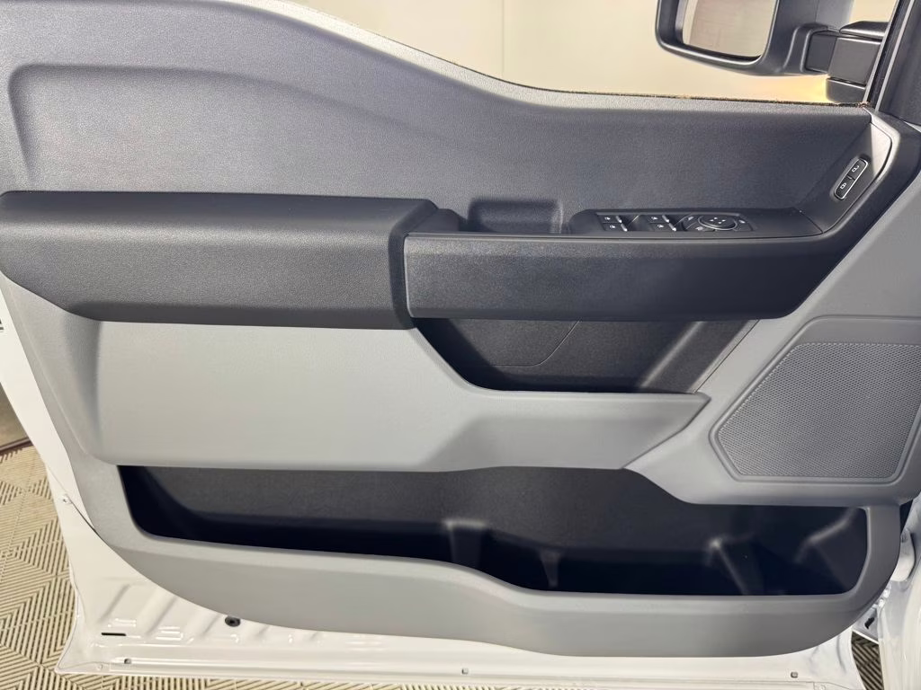 2026 Oxford White Ford Super Duty F-250 SRW XL RWD Truck