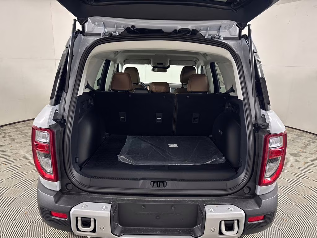 2026 Space White Metallic Ford Bronco Sport Outer Banks 4X4 SUV