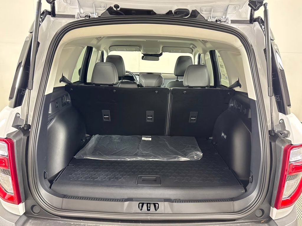 2026 Oxford White Ford Bronco Sport Badlands 4X4 SUV