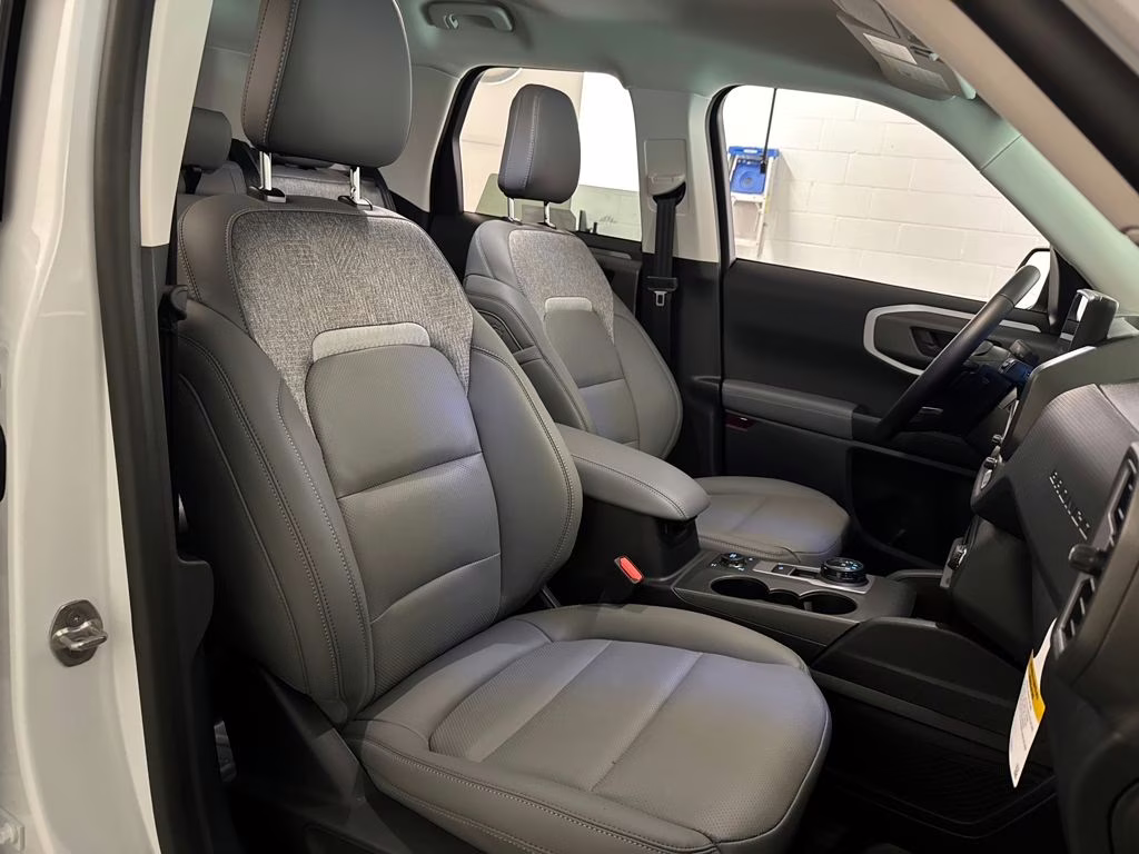 2026 Oxford White Ford Bronco Sport Badlands 4X4 SUV