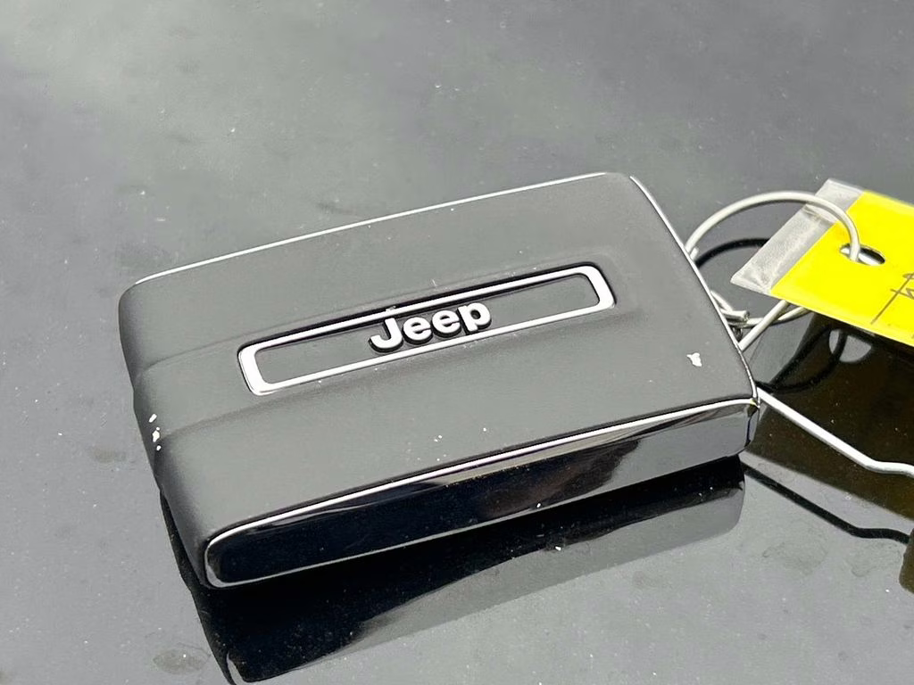 2024 Diamond Black Crystal Pearlcoat Jeep Grand Cherokee 4xe 4X4 SUV