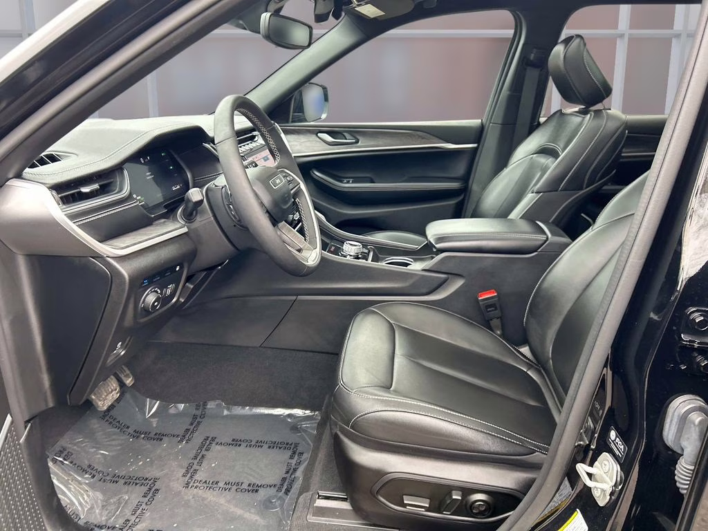 2024 Diamond Black Crystal Pearlcoat Jeep Grand Cherokee 4xe 4X4 SUV