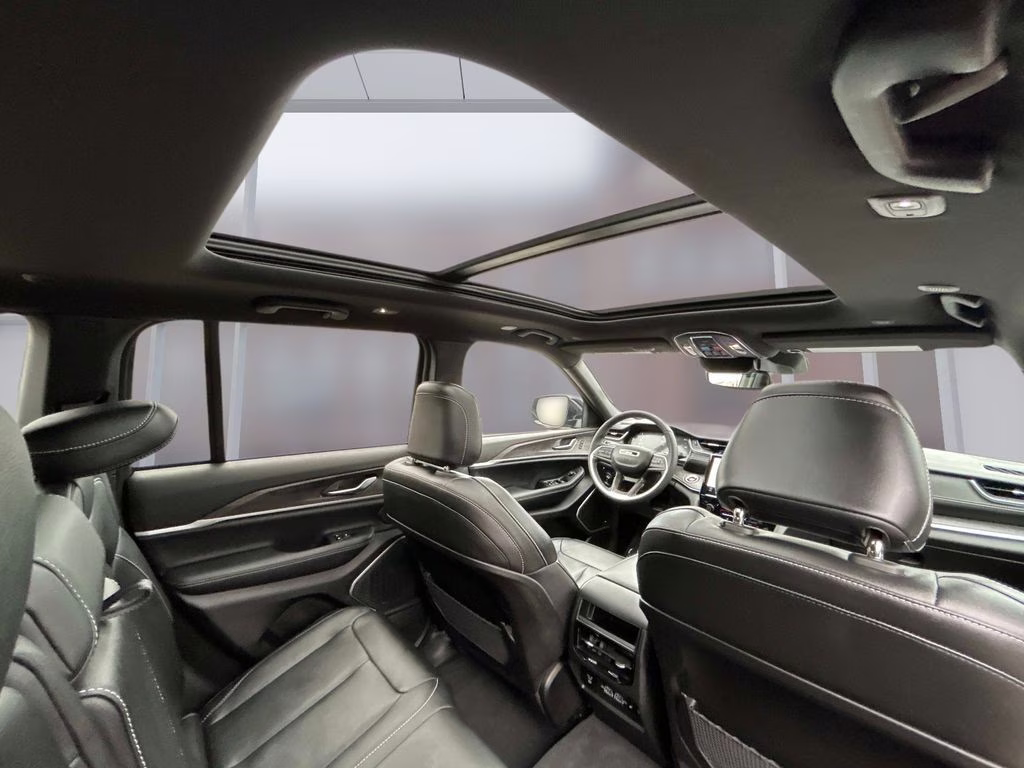 2024 Diamond Black Crystal Pearlcoat Jeep Grand Cherokee 4xe 4X4 SUV